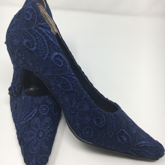 Platinum shoe Navy Lace Fabric 2.5 Inches Heel - Picture 7 of 11